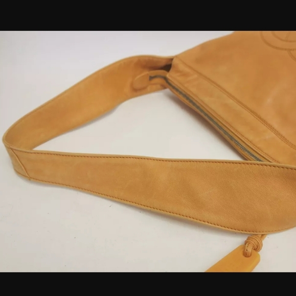 CHANEL Vintage CC Logo Mustard Lambskin Leather Shoulder Bag - Picture 4 of 16
